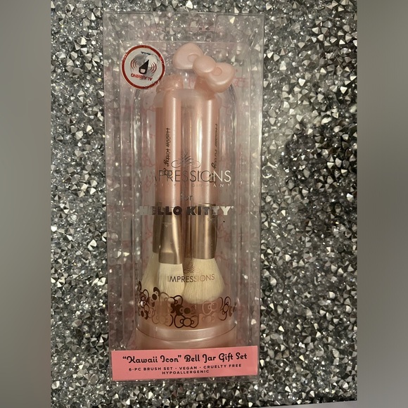 Impressions Hello Kitty Brush Set 6Pcs - Picture 2 of 5